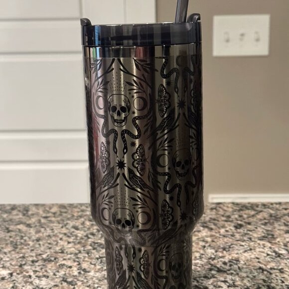 Stanley Deadly Damask Gothic – 40 oz Tumbler - Picture 2 of 7